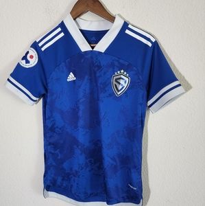Adidas soccer jersey medium.             Bin 30